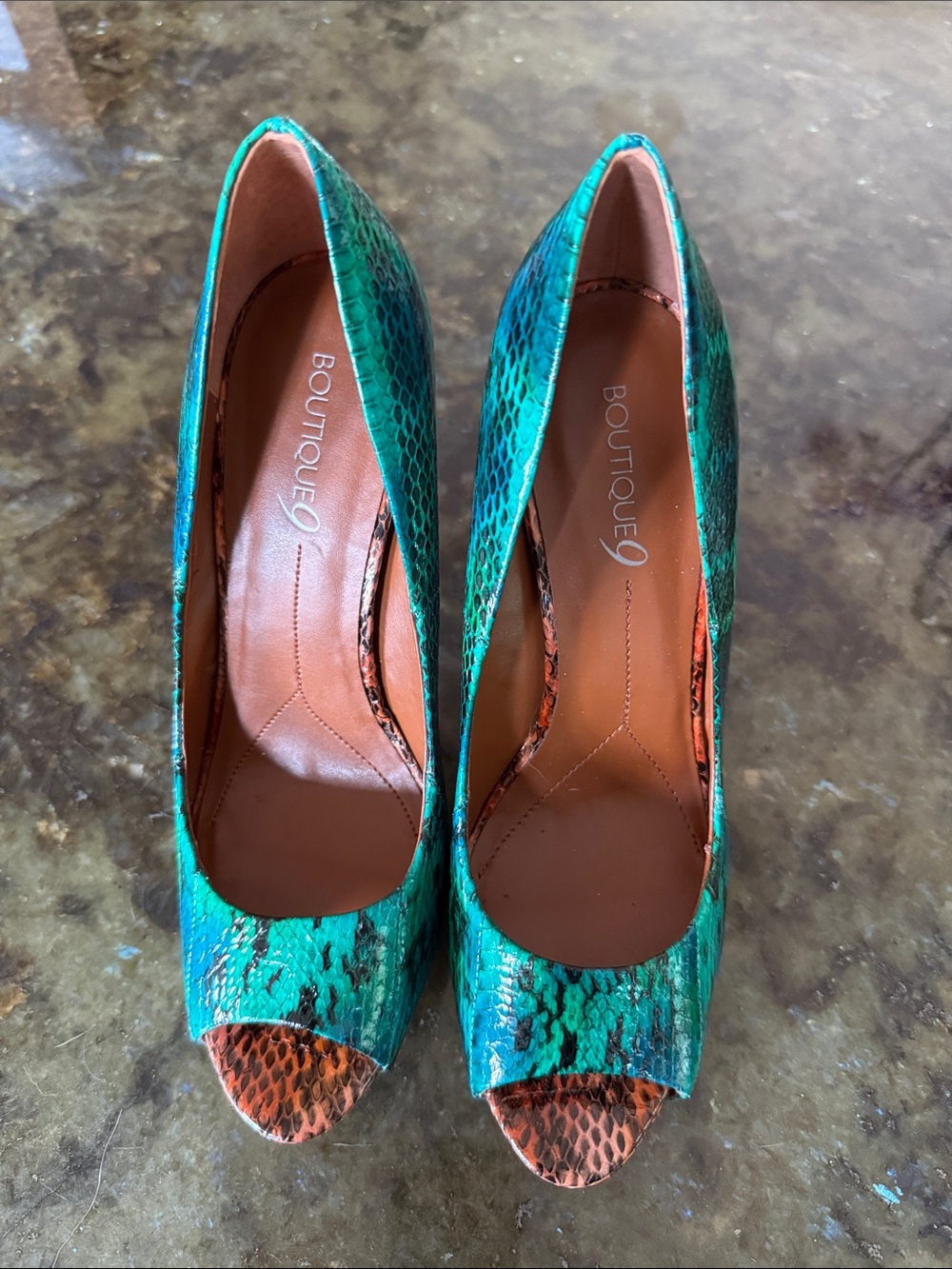 Boutique 9 Teal and Pink Snake-Print Stiletto Pumps - Picture 4 of 5